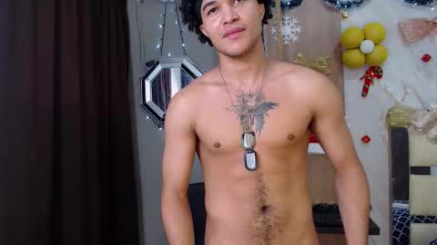 Snapshot of moon_and_fire_ chatting on 12-19-25, 04:52 moon_and_fire_ online show from 12-19-25, 04:52