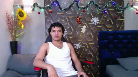 Snapshot of moon_and_fire_ chatting on 12-20-25, 04:30 moon_and_fire_ online show from 12-20-25, 04:30