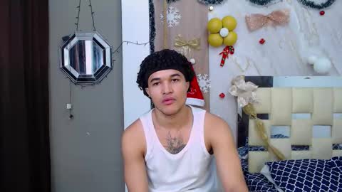 Snapshot of moon_and_fire_ chatting on 12-21-25, 03:35 moon_and_fire_ online show from 12-21-25, 03:35