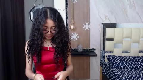 Snapshot of moon_and_fire_ chatting on 01-12-26, 05:56 moon_and_fire_ online show from 01-12-26, 05:56