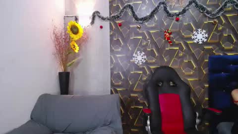 Snapshot of moon_and_fire_ chatting on 01-19-26, 06:06 moon_and_fire_ online show from 01-19-26, 06:06