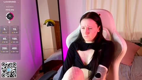 Snapshot of moon_avengers chatting on 01-21-25, 06:33 Lola online show from 01-21-25, 06:33