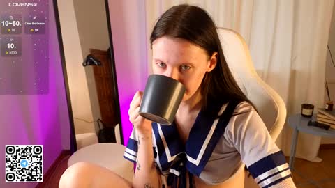 Snapshot of moon_avengers chatting on 01-27-25, 06:30 Lola online show from 01-27-25, 06:30