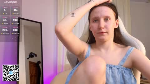 Snapshot of moon_avengers chatting on 01-27-25, 12:37 Lola online show from 01-27-25, 12:37