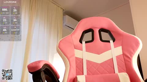 Snapshot of moon_avengers chatting on 02-03-25, 12:36 Lola online show from 02-03-25, 12:36