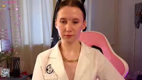 Snapshot of moon_avengers chatting on 02-23-25, 01:21 Lola online show from 02-23-25, 01:21