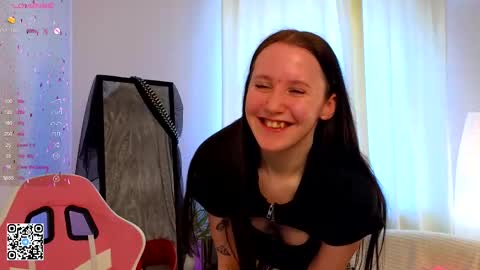 Snapshot of moon_avengers chatting on 02-27-25, 10:04 Lola online show from 02-27-25, 10:04