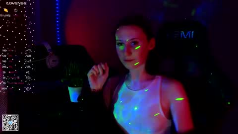 Snapshot of moon_avengers chatting on 02-28-25, 06:31 Lola online show from 02-28-25, 06:31