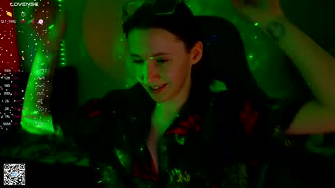 Snapshot of moon_avengers chatting on 03-11-25, 07:04 Lola online show from 03-11-25, 07:04