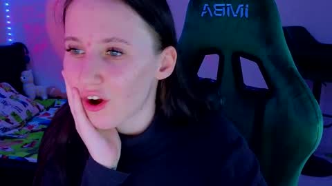 Snapshot of moon_avengers chatting on 03-12-25, 09:03 Lola online show from 03-12-25, 09:03