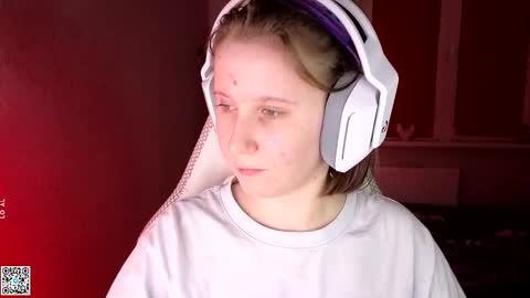 Snapshot of moon_avengers chatting on 09-14-25, 04:39 Lola online show from 09-14-25, 04:39