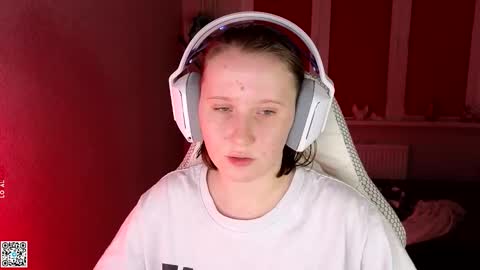 Snapshot of moon_avengers chatting on 09-15-25, 03:56 Lola online show from 09-15-25, 03:56