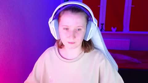 Snapshot of moon_avengers chatting on 11-14-25, 03:22 Lola online show from 11-14-25, 03:22