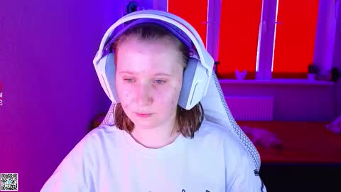 Snapshot of moon_avengers chatting on 11-24-25, 12:38 Lola online show from 11-24-25, 12:38