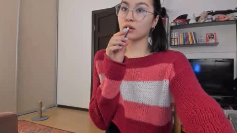 Snapshot of moon_bloom chatting on 02-12-26, 04:57 Zoe online show from 02-12-26, 04:57