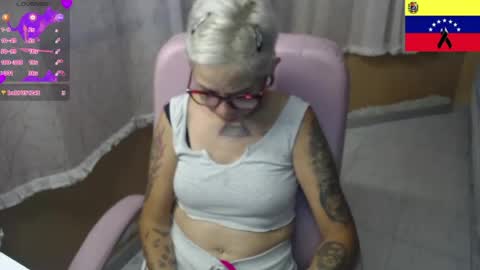 Snapshot of moon_cat85 chatting on 06-29-26, 01:55 Luna online show from 06-29-26, 01:55