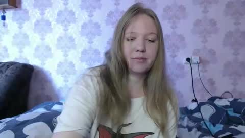 Snapshot of moon_linght000 chatting on 06-04-26, 05:35 moon_linght000 online show from 06-04-26, 05:35