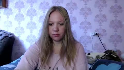 Snapshot of moon_linght000 chatting on 06-07-26, 05:33 moon_linght000 online show from 06-07-26, 05:33
