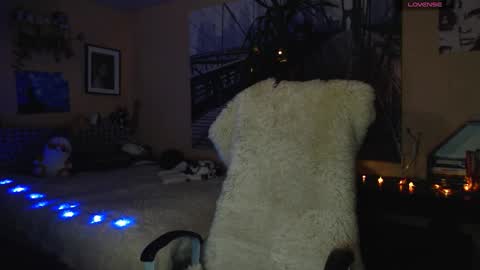 Keira online show from 11-13-25, 01:54