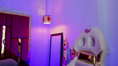 Snapshot of moon_winy chatting on 03-19-26, 11:25 Winy online show from 03-19-26, 11:25