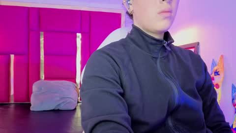 Snapshot of moon_winy chatting on 03-21-26, 11:48 Winy online show from 03-21-26, 11:48