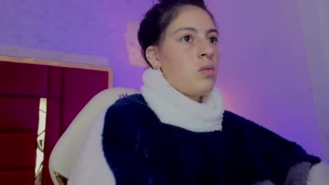 Snapshot of moon_winy chatting on 04-11-26, 11:36 Winy online show from 04-11-26, 11:36