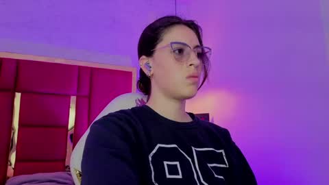 Snapshot of moon_winy chatting on 04-19-26, 11:42 Winy online show from 04-19-26, 11:42