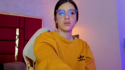 Snapshot of moon_winy chatting on 04-28-26, 11:26 Winy online show from 04-28-26, 11:26