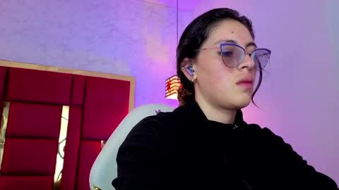 Snapshot of moon_winy chatting on 05-06-26, 11:15 Winy online show from 05-06-26, 11:15