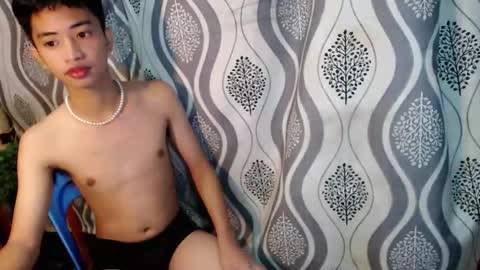 Snapshot of moonboy398577 chatting on 12-21-25, 12:23 Josh online show from 12-21-25, 12:23