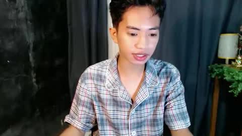 Snapshot of moonboy398577 chatting on 01-08-26, 12:40 Josh online show from 01-08-26, 12:40