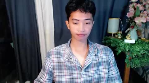 Snapshot of moonboy398577 chatting on 01-10-26, 07:54 Josh online show from 01-10-26, 07:54