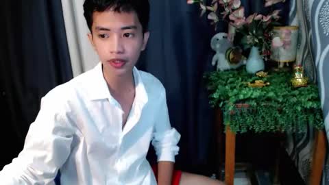 Snapshot of moonboy398577 chatting on 02-12-26, 08:31 Josh online show from 02-12-26, 08:31