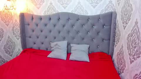 Snapshot of mooncharlotte chatting on 01-11-26, 06:35 Charlotte online show from 01-11-26, 06:35