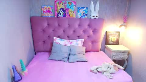 Charlotte online show from 04-08-26, 06:41