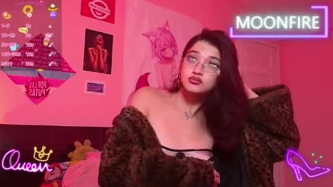 Snapshot of moonfiredance chatting on 04-16-26, 12:17 Nicky online show from 04-16-26, 12:17