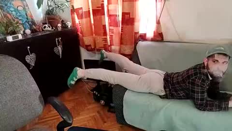 moonhold online show from 11-04-25, 10:03