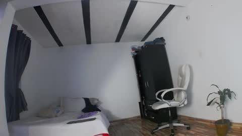 moonie_baddie31 online show from 02-25-26, 04:05