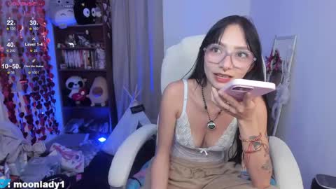 MOON  online show from 05-30-26, 01:14