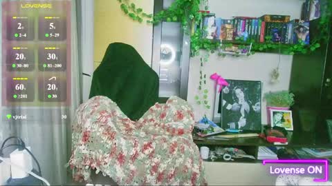 Snapshot of moonlight_sonataa chatting on 04-29-26, 05:30 moonlight_sonataa online show from 04-29-26, 05:30