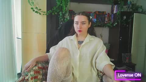 Snapshot of moonlight_sonataa chatting on 05-17-26, 06:33 moonlight_sonataa online show from 05-17-26, 06:33