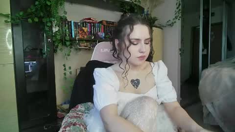 Snapshot of moonlight_sonataa chatting on 05-30-26, 02:47 moonlight_sonataa online show from 05-30-26, 02:47