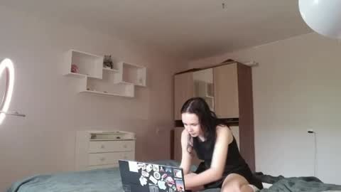 Snapshot of moonlightpoison chatting on 05-18-26, 05:57 moonlightpoison online show from 05-18-26, 05:57