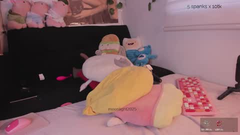 Snapshot of moonliight__ chatting on 11-08-25, 09:24 moonliight__ online show from 11-08-25, 09:24