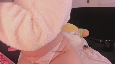 Snapshot of moonliight__ chatting on 02-16-26, 11:12 moonliight__ online show from 02-16-26, 11:12