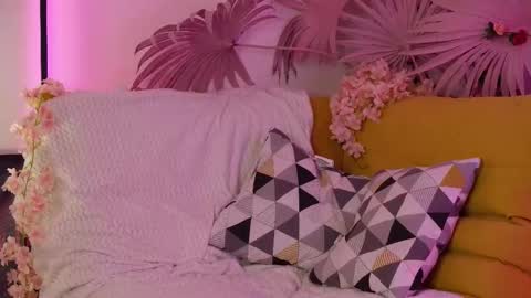 Snapshot of moonliora chatting on 02-08-26, 06:11 moonliora online show from 02-08-26, 06:11