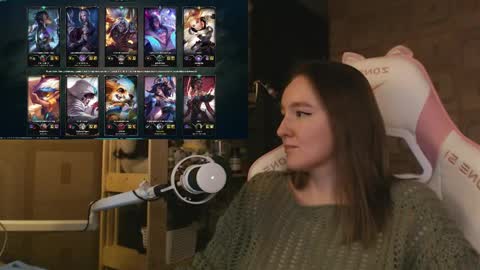 Snapshot of moonlish_siren chatting on 05-18-26, 09:09 Katrin online show from 05-18-26, 09:09