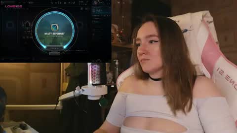 Snapshot of moonlish_siren chatting on 06-25-26, 08:46 Katrin online show from 06-25-26, 08:46