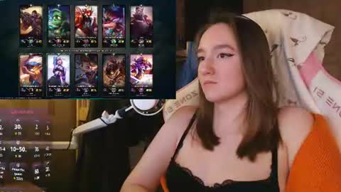 Snapshot of moonlish_siren chatting on 06-29-26, 10:21 Katrin online show from 06-29-26, 10:21