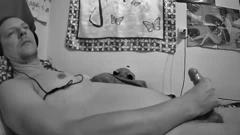 Snapshot of moonlucky007 chatting on 09-22-25, 12:34 Moonlucky007 online show from 09-22-25, 12:34